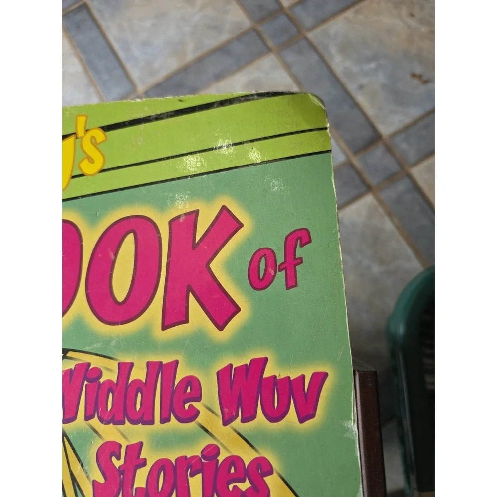 Tweety's Big Book Of Widdle Wuv Stories Bird Sylvester Looney Tunes Pepe Pew L1
